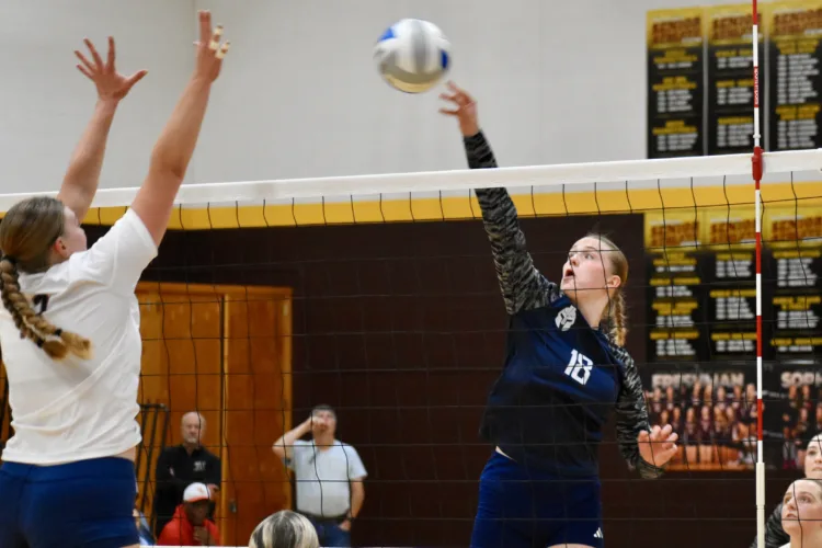 Sentinels conquer Coyotes 3-1 in home match